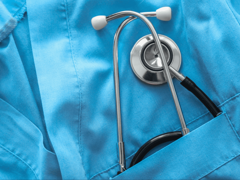 Veste de médecin avec un stéthoscope