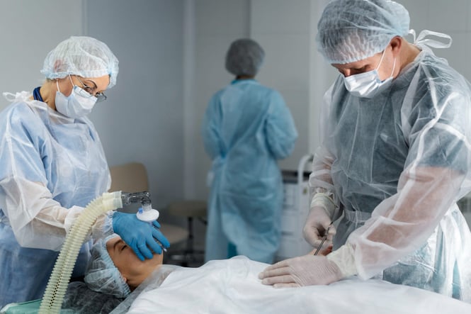L’anesthésiste-réanimateur est le médecin chargé des anesthésies lors des opérations chirurgicales.