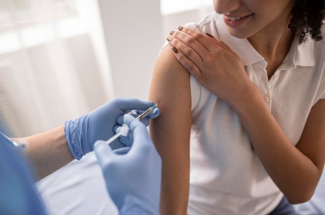La vaccination a un rôle majeur dans la prévention des maladies infectieuses, notamment hivernales.
