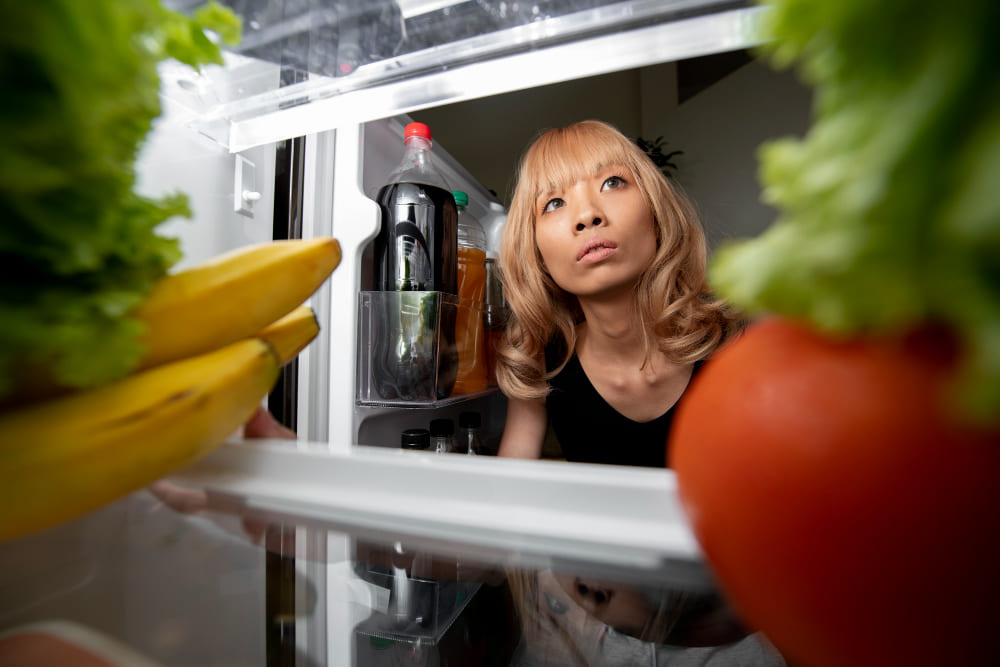 Les fruits et légumes sont souvent conservés au réfrigérateur.