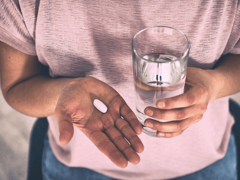 Femme ayant recours à l'IVG médicamenteuse