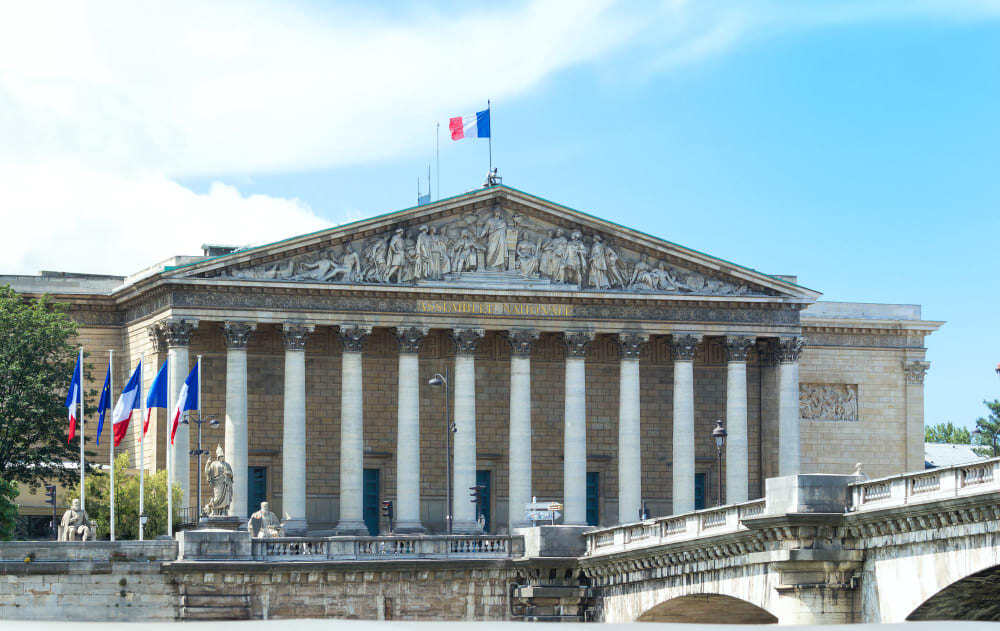 Assemblée nationale vue de dehors.