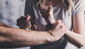 Violences conjugales : Les médecins doivent plus questionner leurs patientes