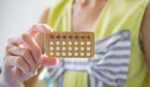 La téléconsultation est un moyen d'obtenir des conseils et des prescriptions en matière de contraception.