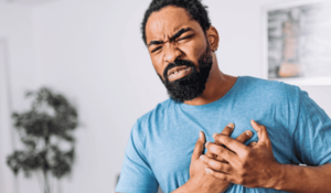 Douleur poitrine gauche : une crise cardiaque ?