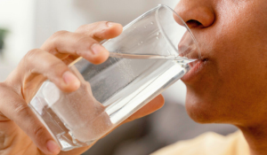 Eau potable de l'importance de surveiller les polluants émergents