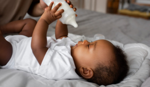 Chez les nourrissons, le reflux gastro-œsophagien désigne des remontées involontaires du contenu gastrique dans l'œsophage.